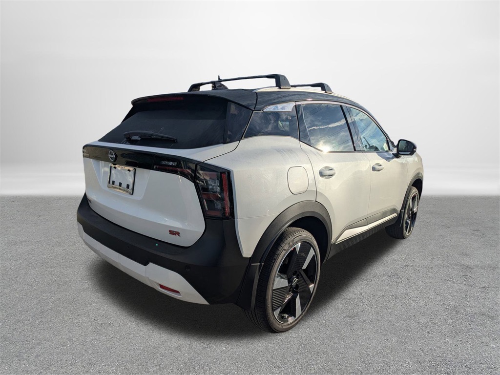2026 Nissan Kicks SR photo 3