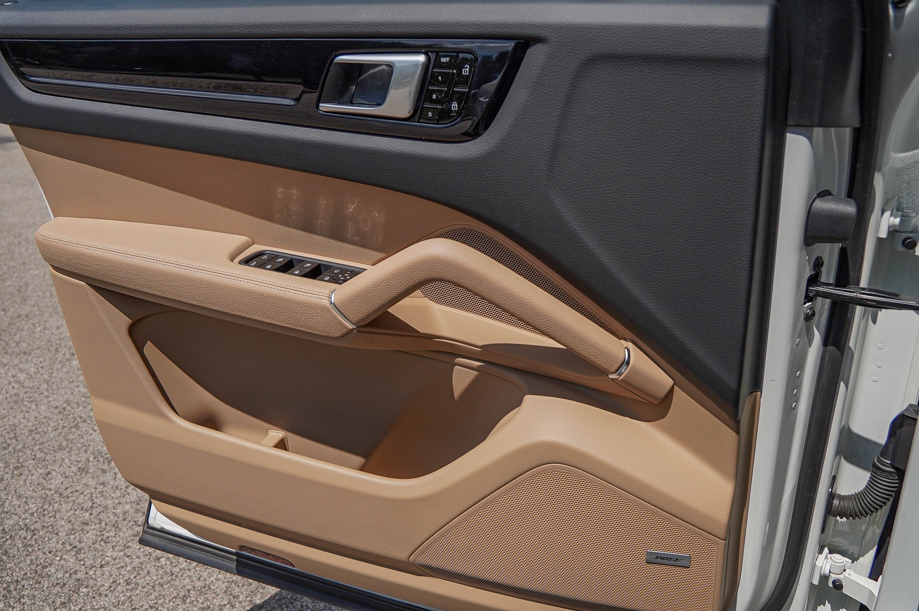 2021 Porsche Cayenne Base photo 24
