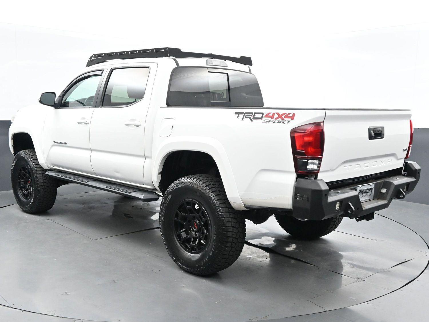 2019 Toyota Tacoma TRD Sport photo 4