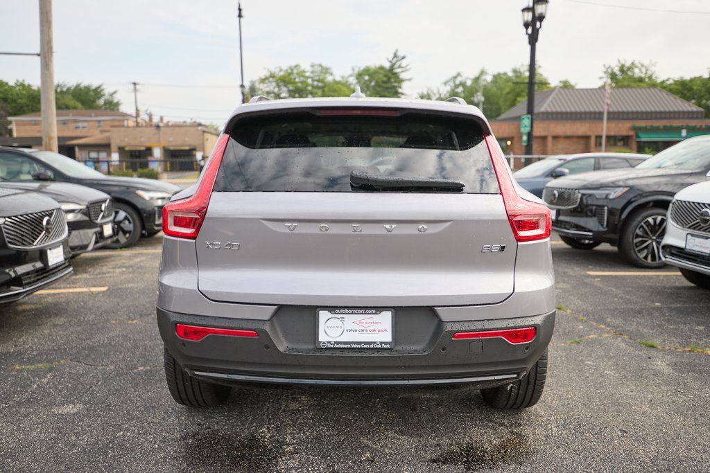 2026 VOLVO XC40 - Image 7