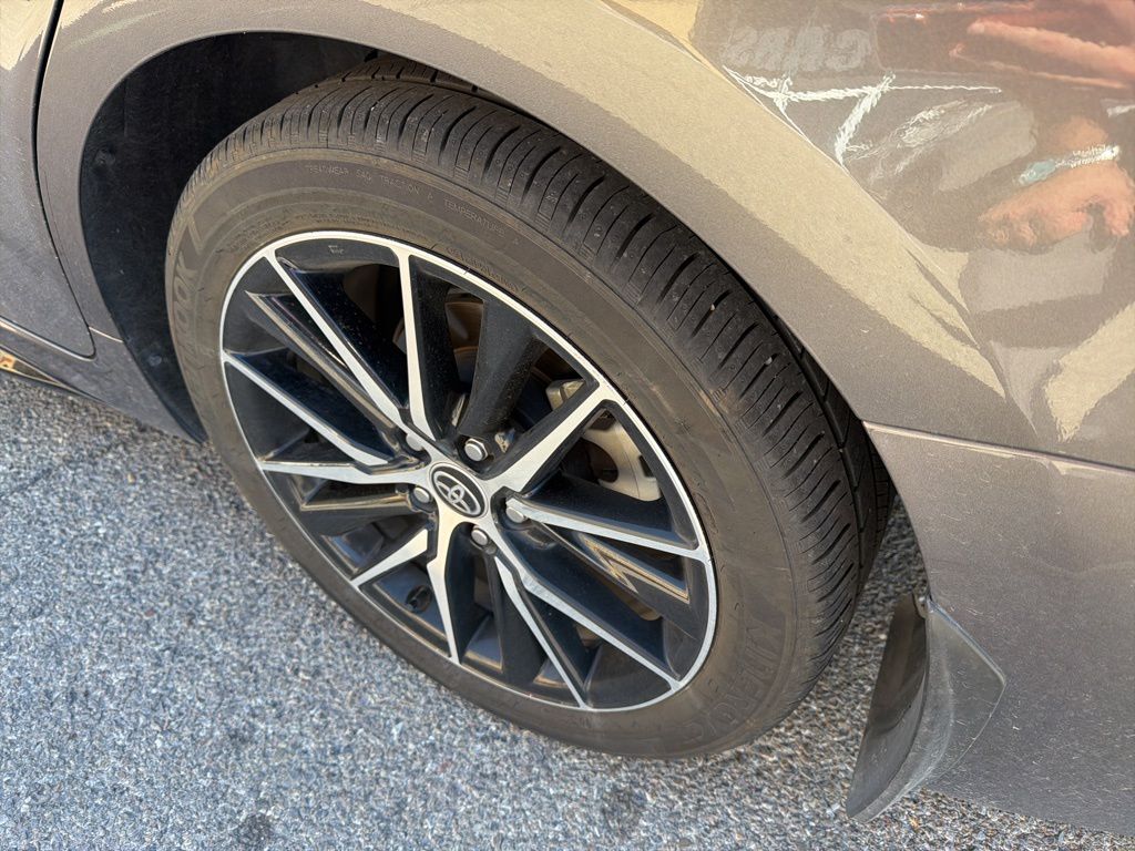 2024 Toyota Camry SE photo 12