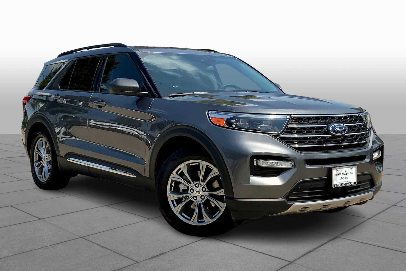 2022 Ford Explorer XLT photo 2