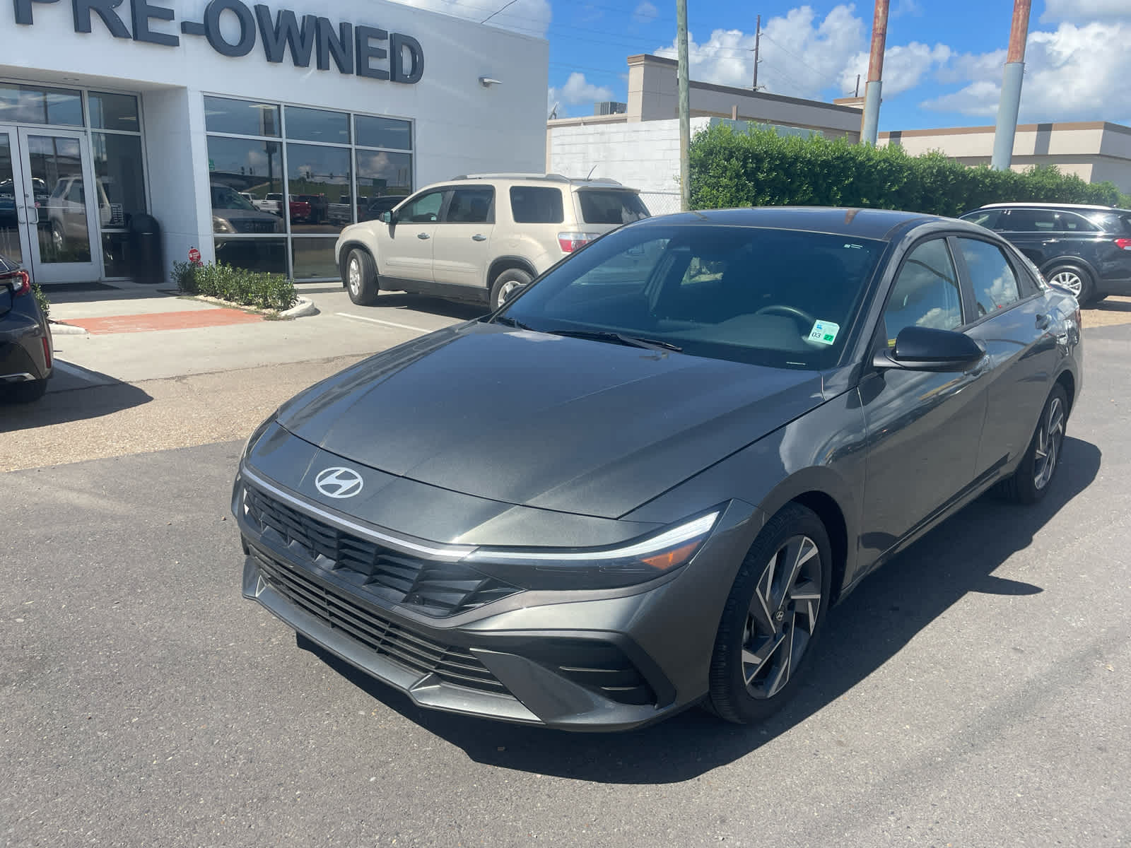 2025 Hyundai Elantra SEL Sport photo 2