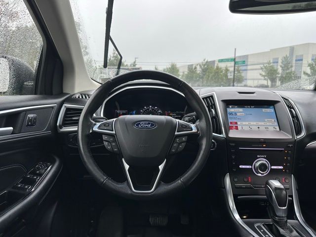 2018 Ford Edge Titanium photo 19