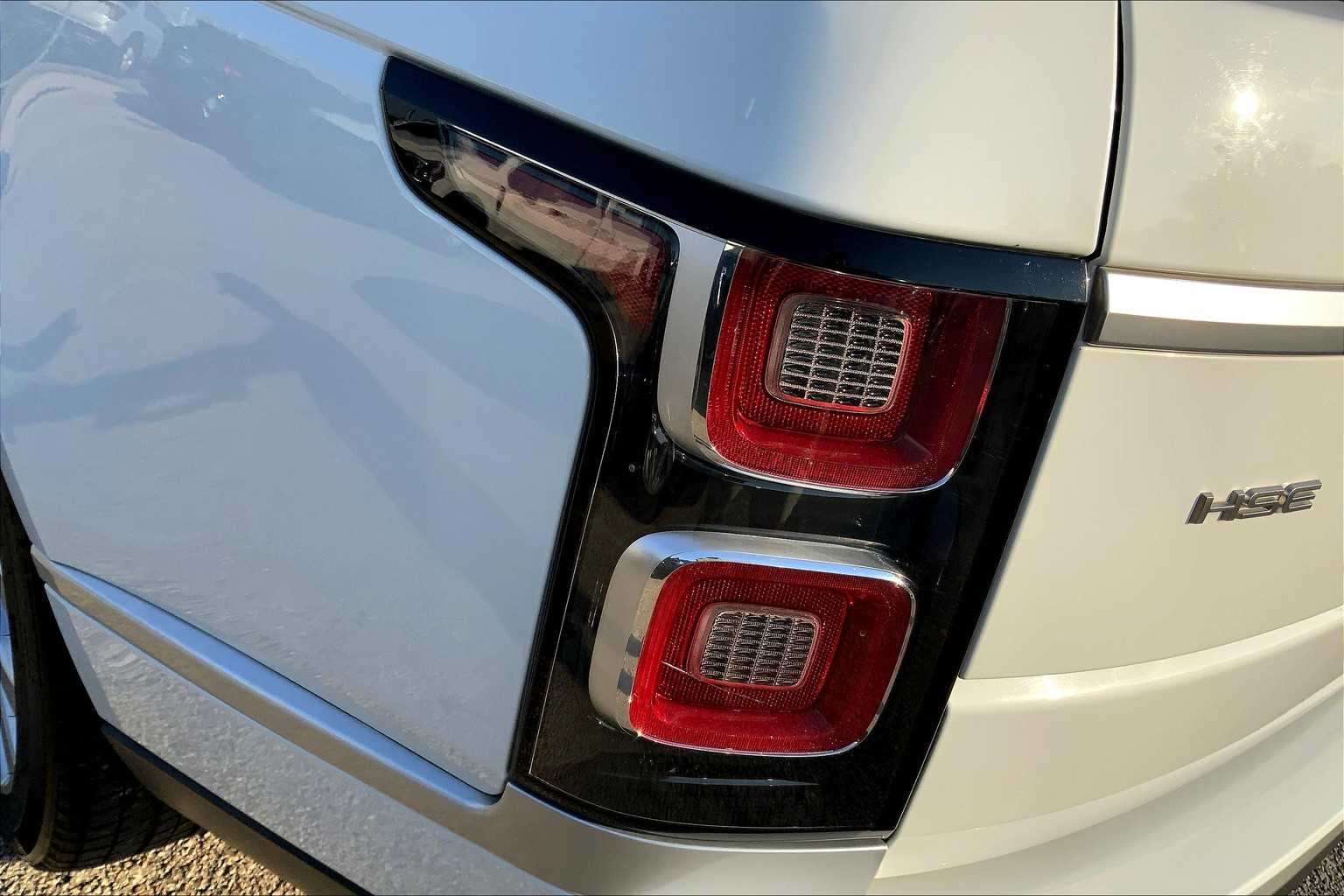 2019 Land Rover Range Rover HSE photo 25