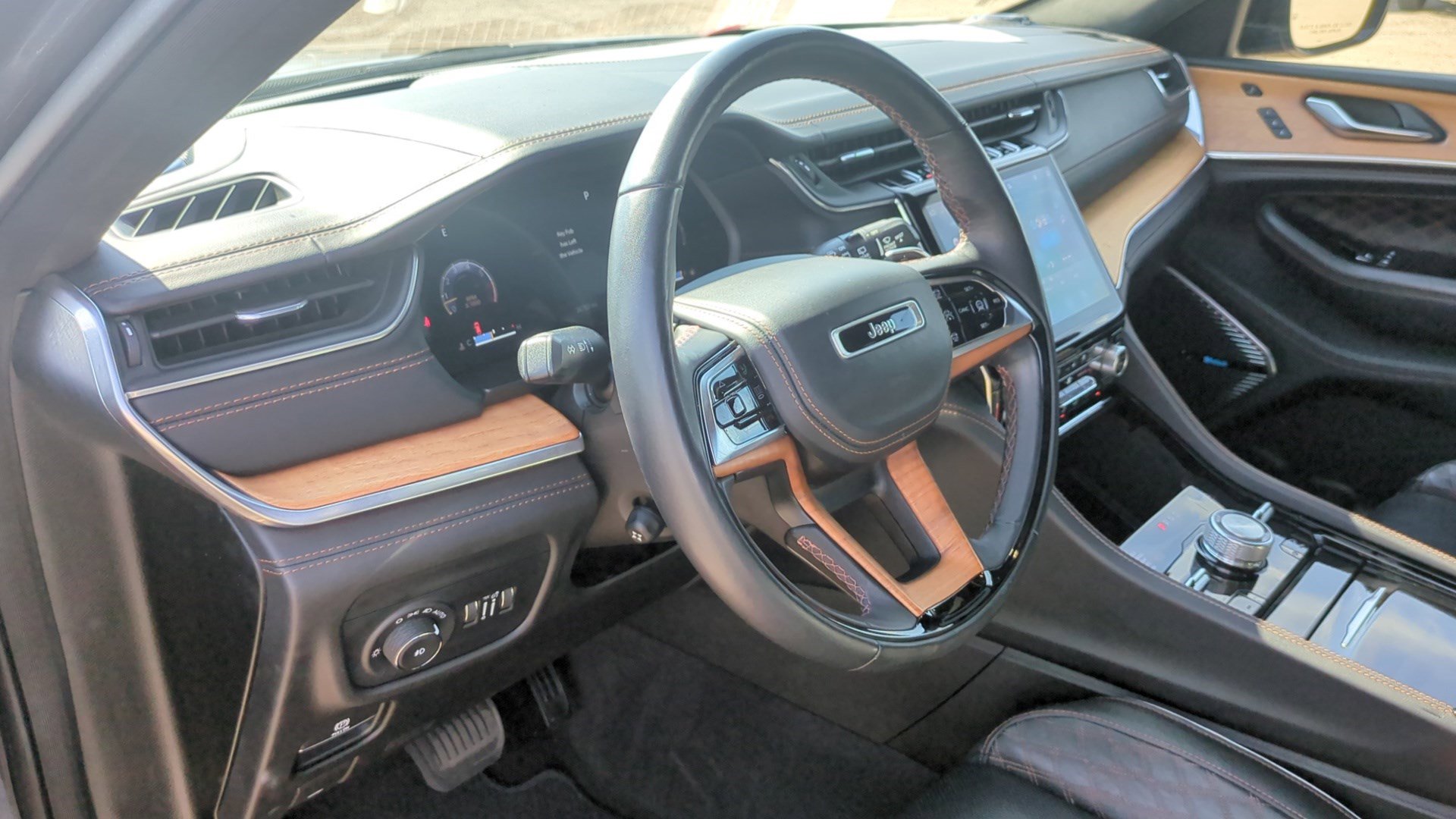 2021 Jeep Grand Cherokee L Summit Reserve photo 13