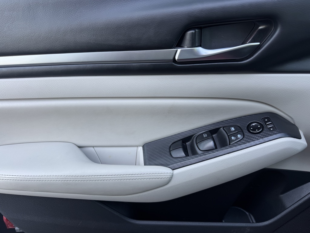 2022 Nissan Altima 2.5 SV photo 18