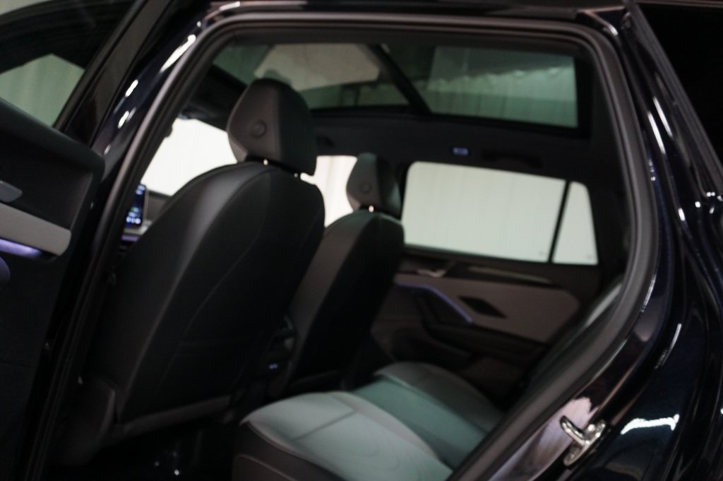 2025 Volkswagen Tiguan SE R-Line Black photo 25