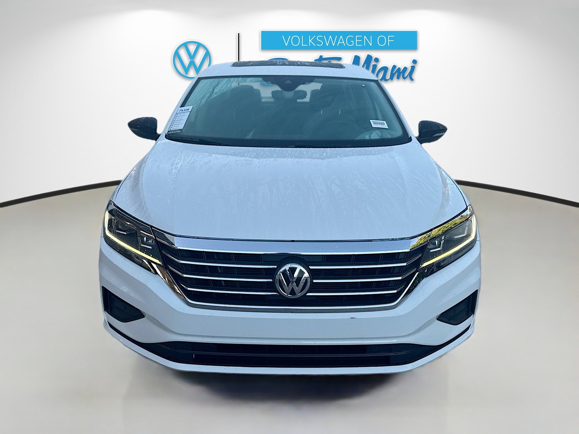 2022 Volkswagen Passat 2.0T Limited photo 2