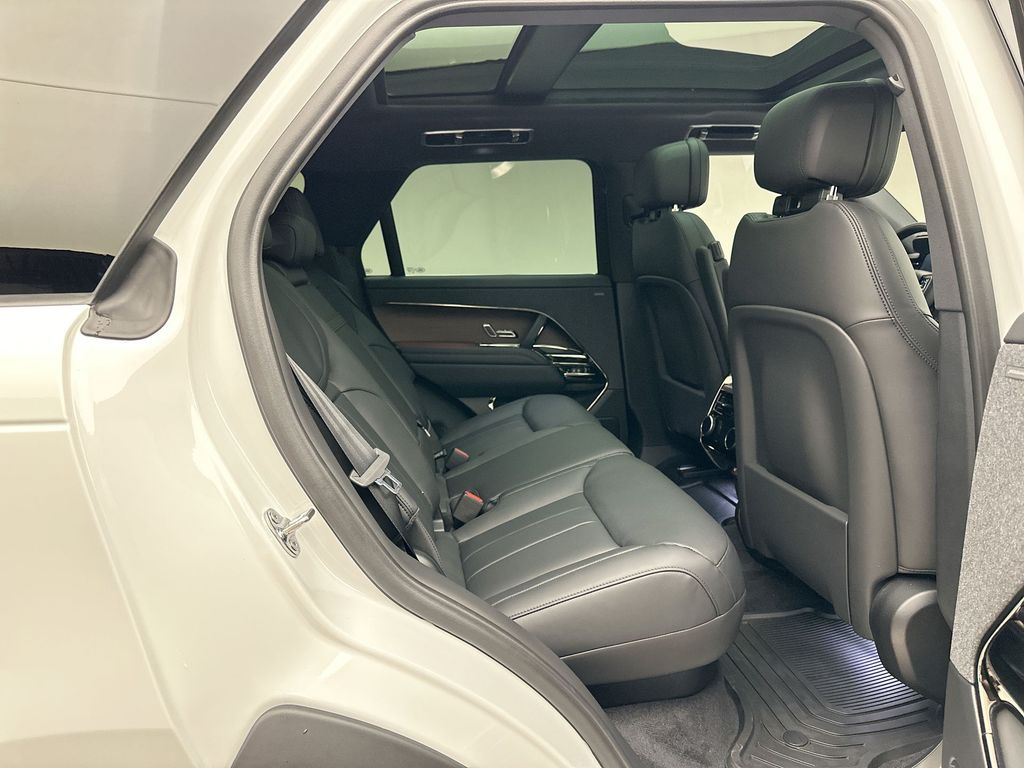 2024 Land Rover Range Rover Sport SE photo 12