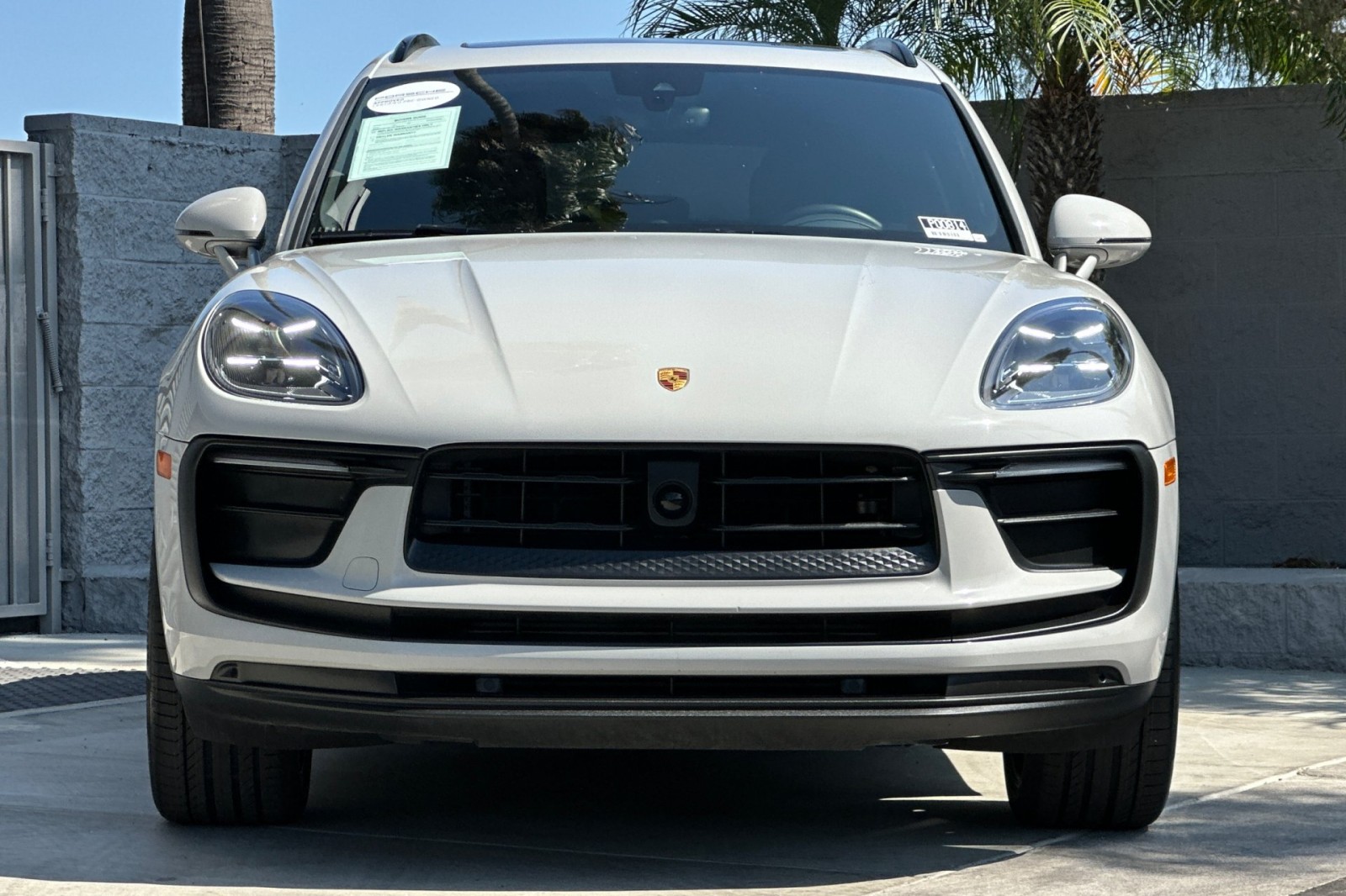 2023 Porsche Macan T photo 11