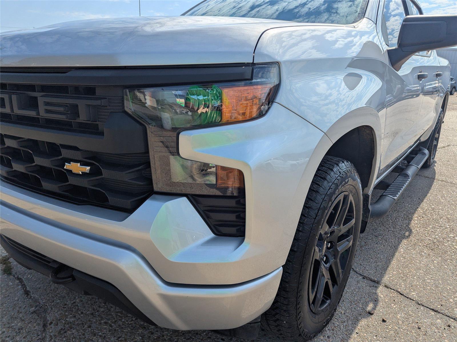 2022 Chevrolet Silverado 1500 Custom photo 9