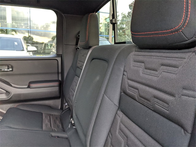 2025 Nissan Frontier PRO-4X photo 13