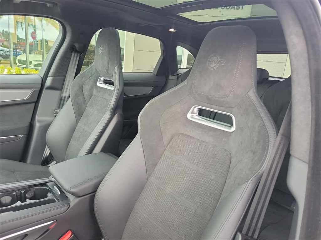 2026 Jaguar F-PACE SVR photo 22