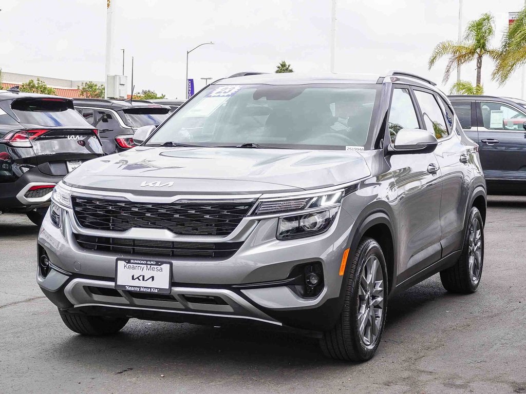 2023 Kia Seltos S Nightfall Edition photo 3