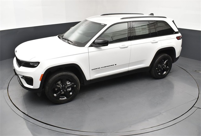 2025 Jeep Grand Cherokee Limited photo 14