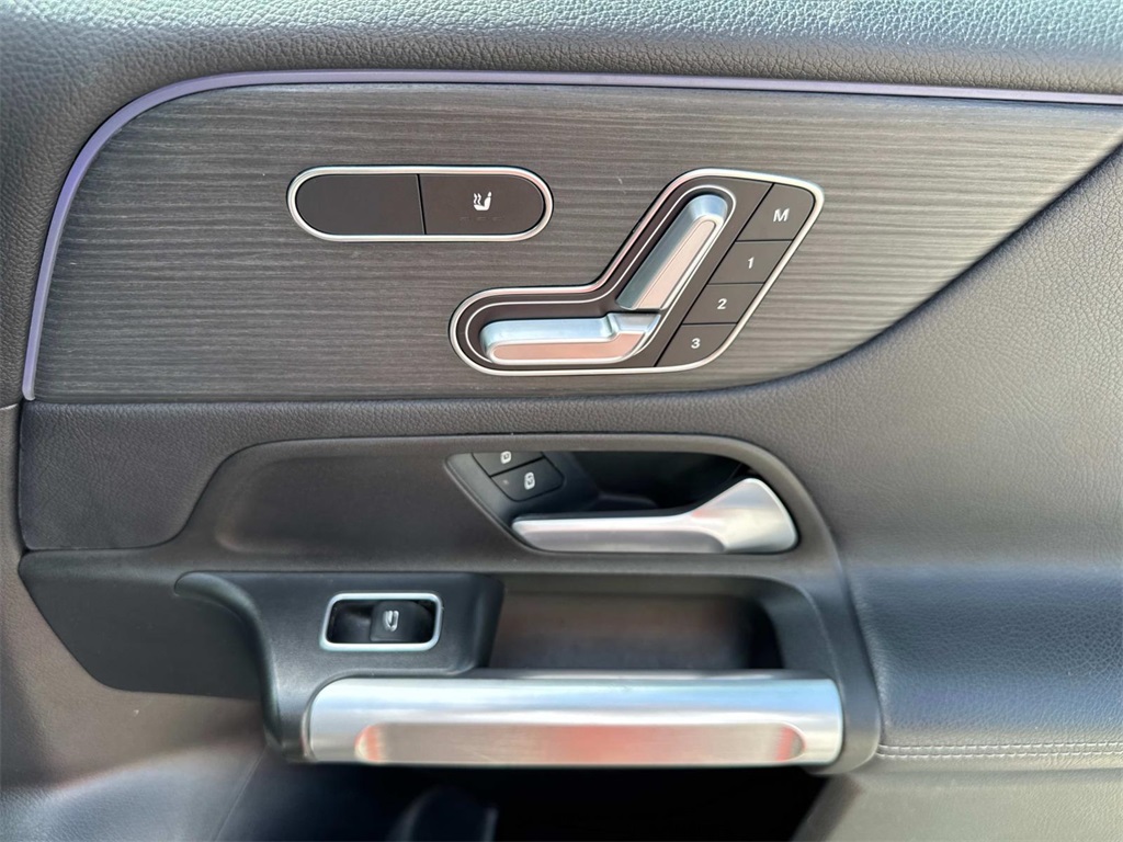 2021 Mercedes Benz GLB 250 photo 13