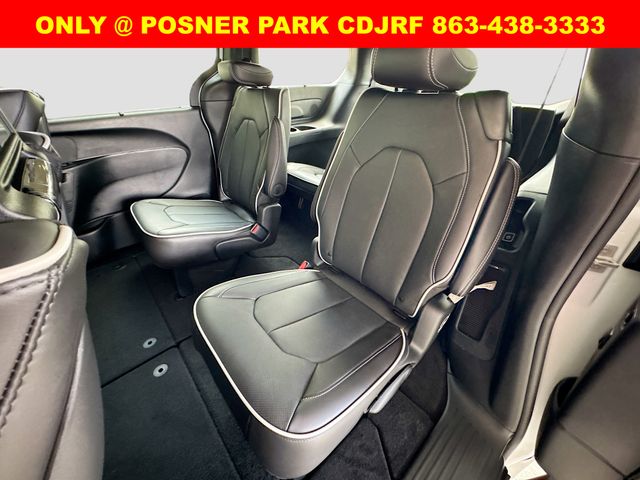 2026 Chrysler Pacifica Limited photo 23