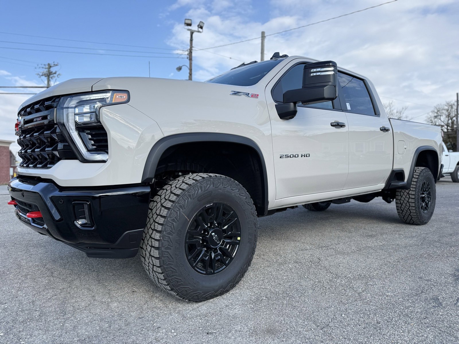 2026 Chevrolet Silverado 2500HD ZR2 photo 2