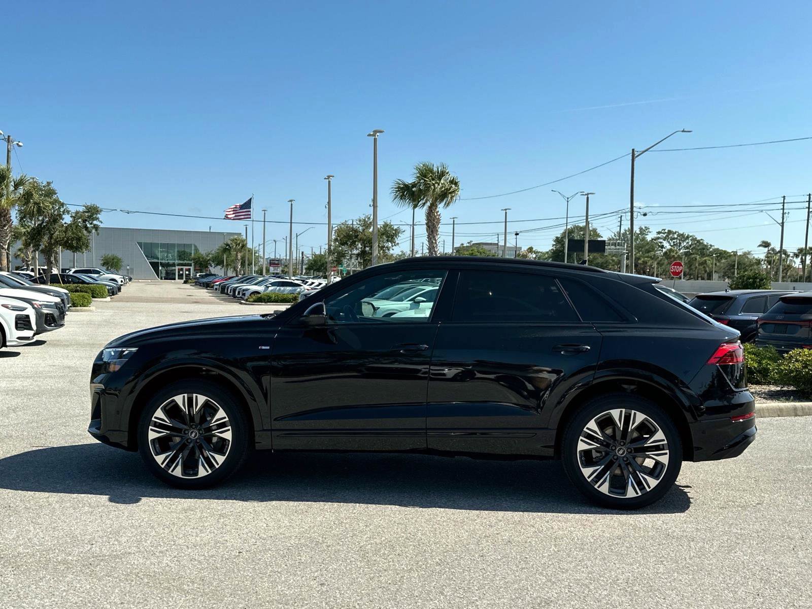 2025 Audi Q8 55 Premium Plus photo 6