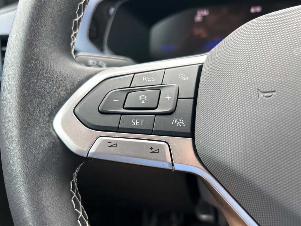 2024 Volkswagen Taos SE photo 21