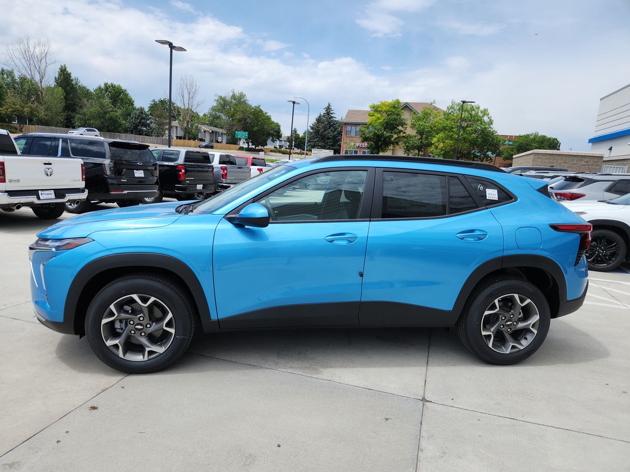 2025 Chevrolet Trax LT photo 4