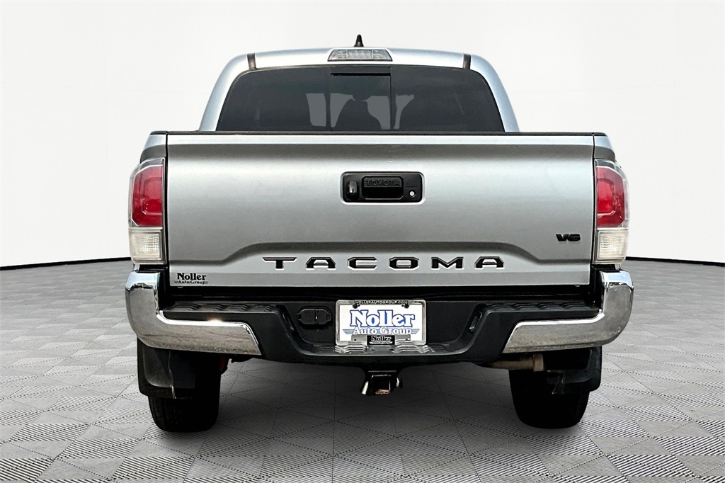 2023 Toyota Tacoma TRD Off-Road photo 4