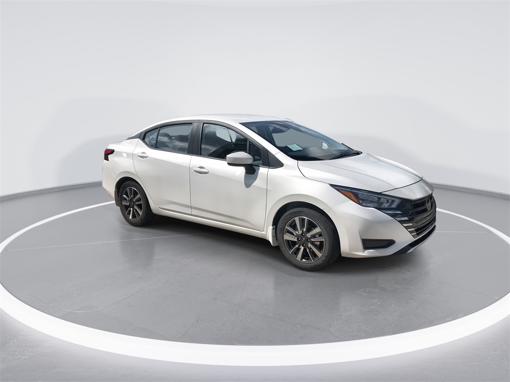2025 Nissan Versa 1.6 SV photo 2