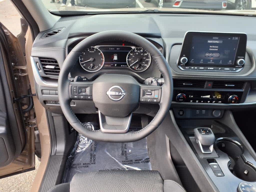 2025 Nissan Rogue SV photo 13