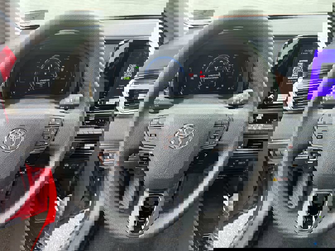 2025 Toyota Camry LE photo 15