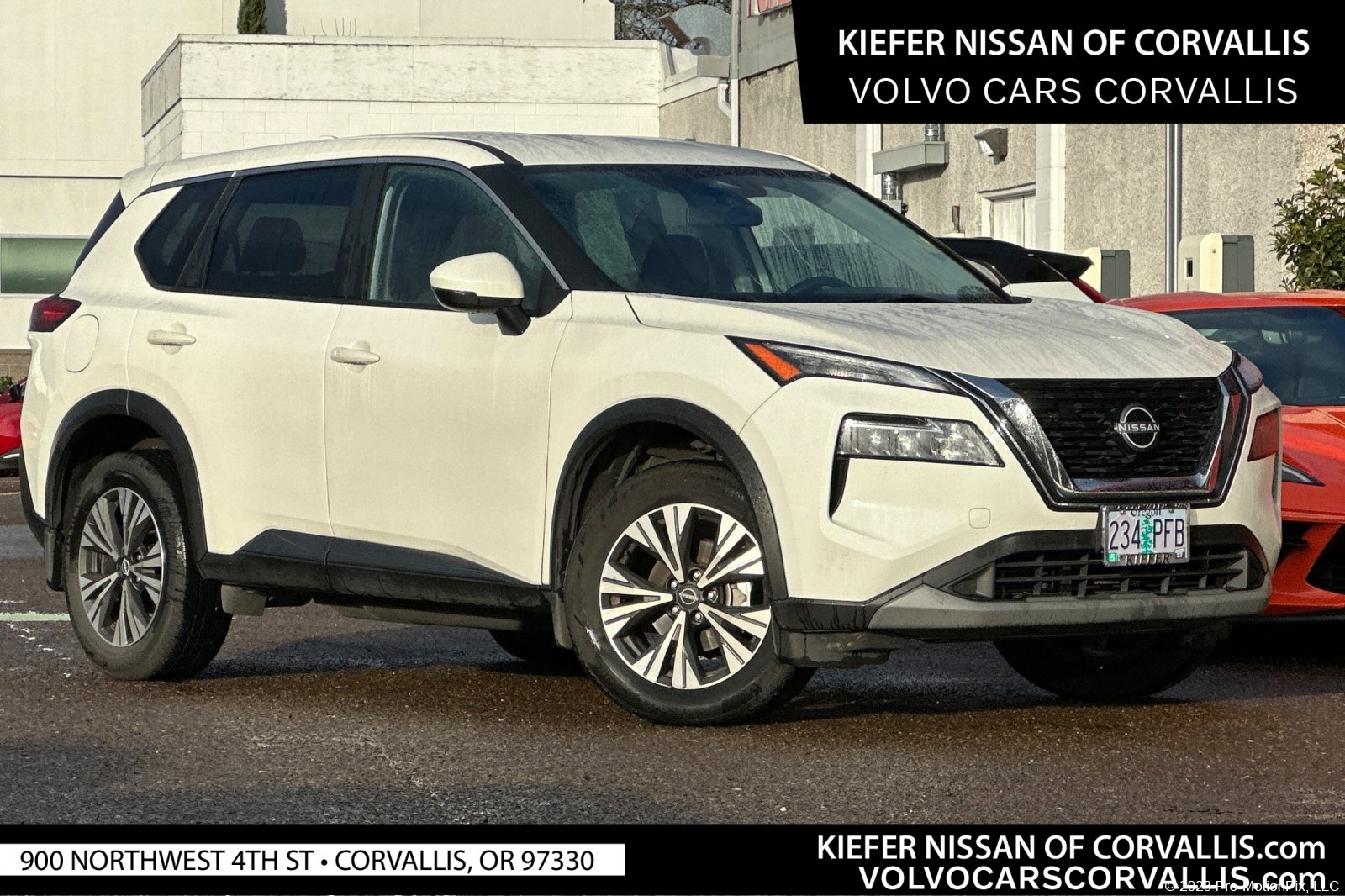 2023 Nissan Rogue SV's photo