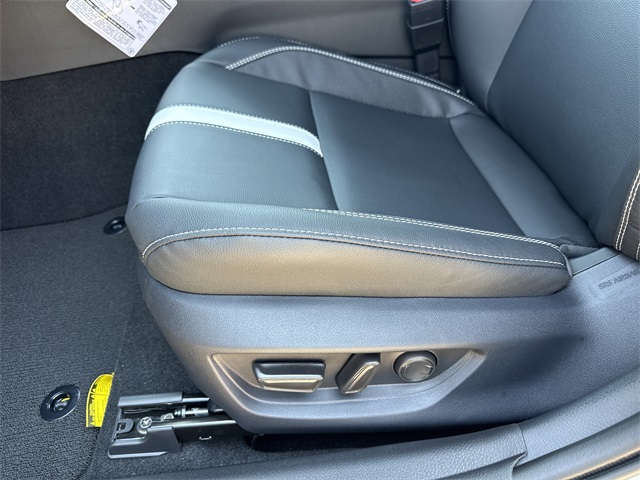 2025 Toyota Camry SE photo 10