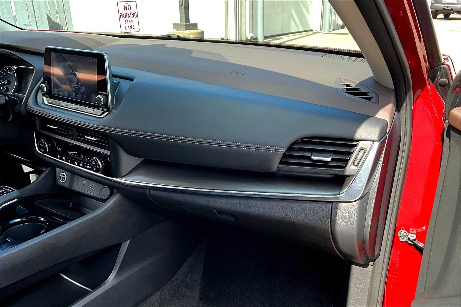 2023 Nissan Rogue SV photo 16
