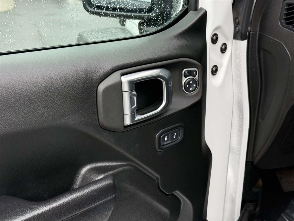2021 Jeep Wrangler Unlimited Islander photo 24