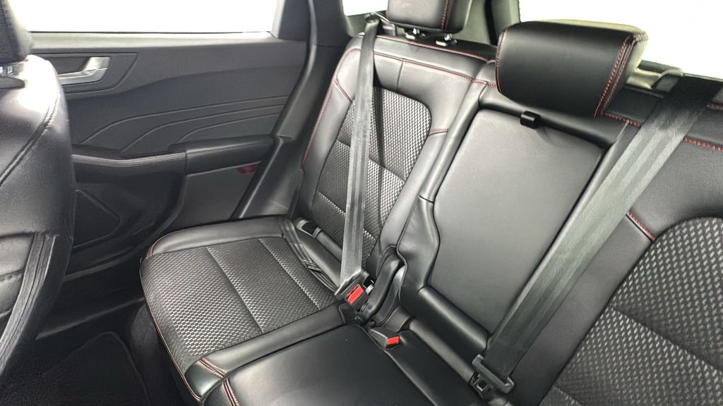 2024 Ford Escape ST-Line Select photo 14