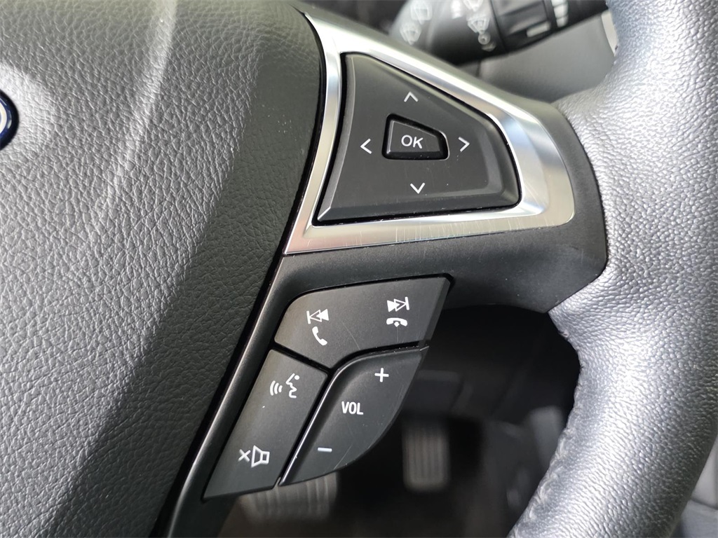2020 Ford Edge Titanium photo 34