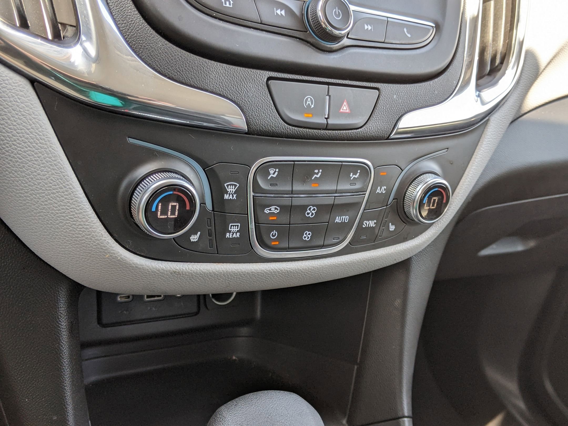 2023 Chevrolet Equinox LT photo 17