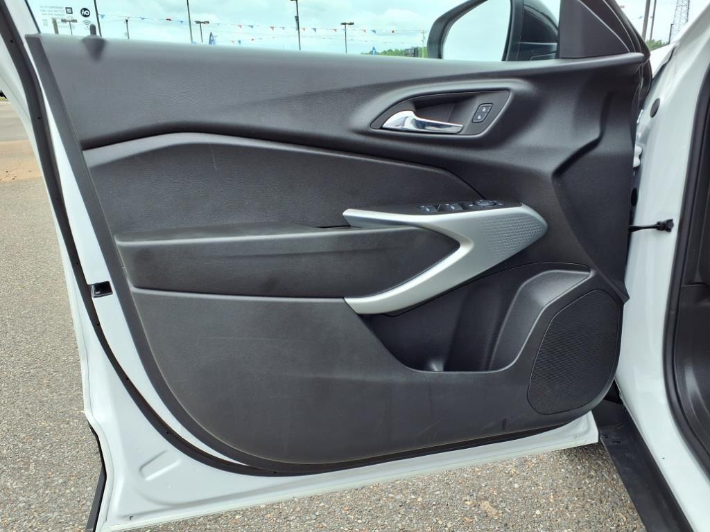 2025 Chevrolet Trax photo 4