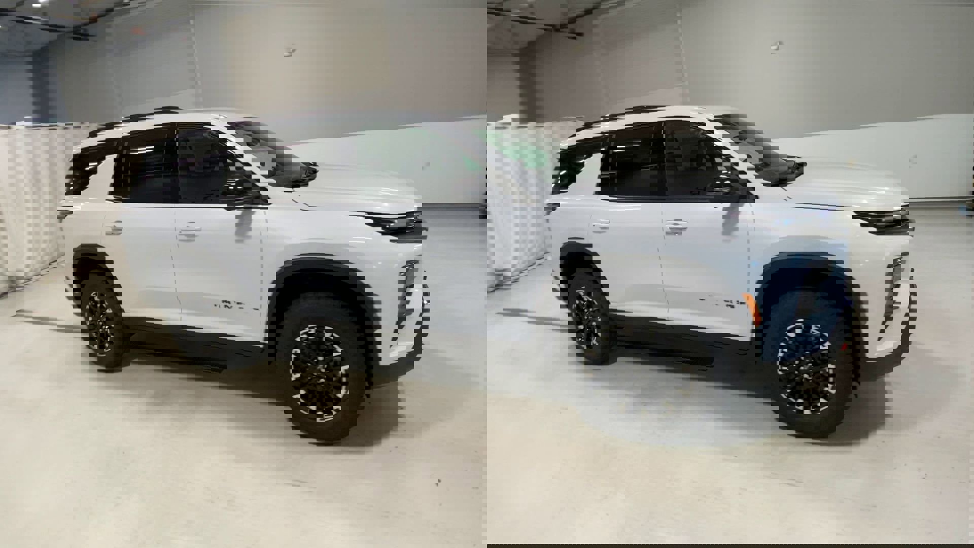 2026 Chevrolet Traverse Z71 photo 2