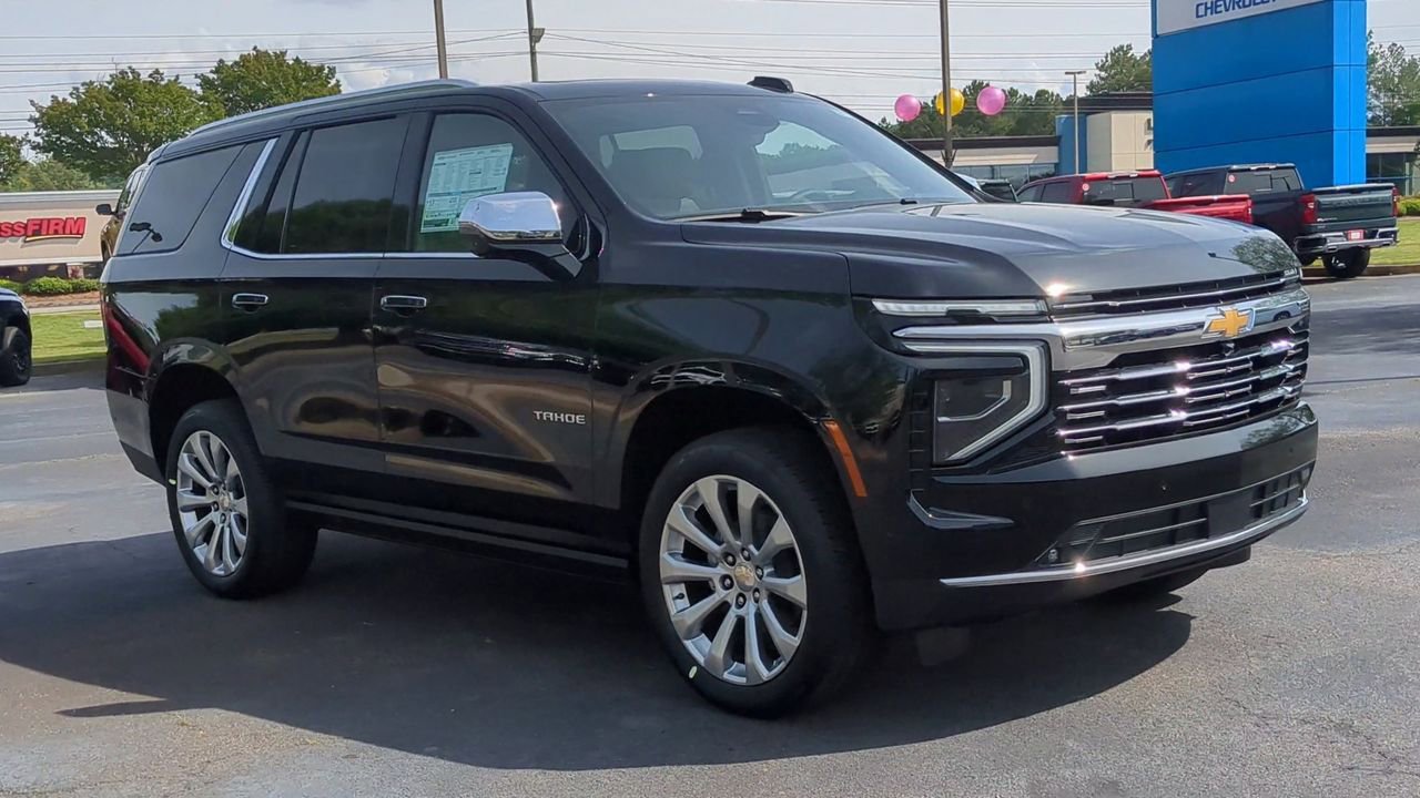 2025 Chevrolet Tahoe Premier photo 2