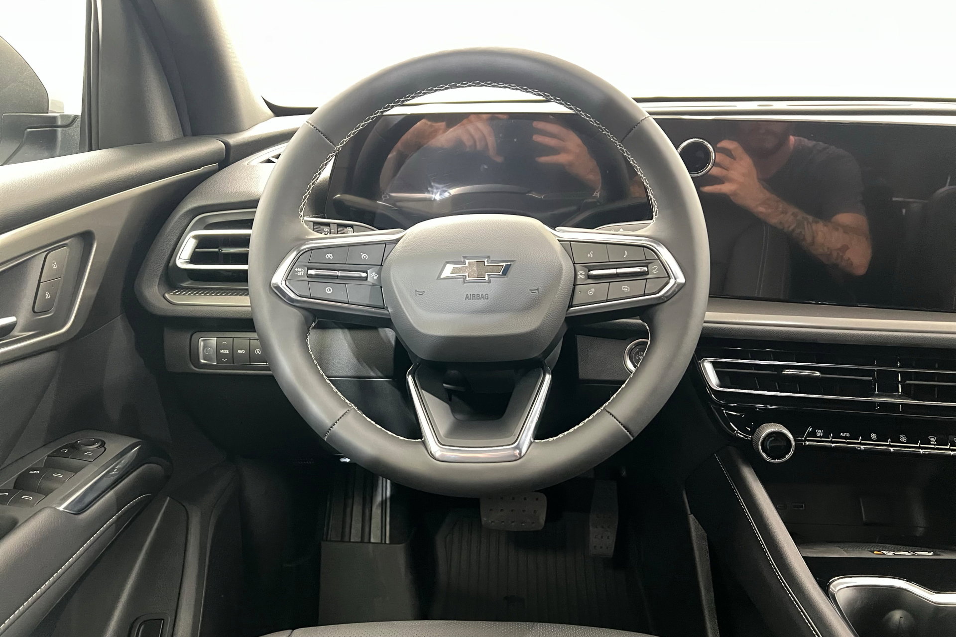 2026 Chevrolet Traverse photo 12
