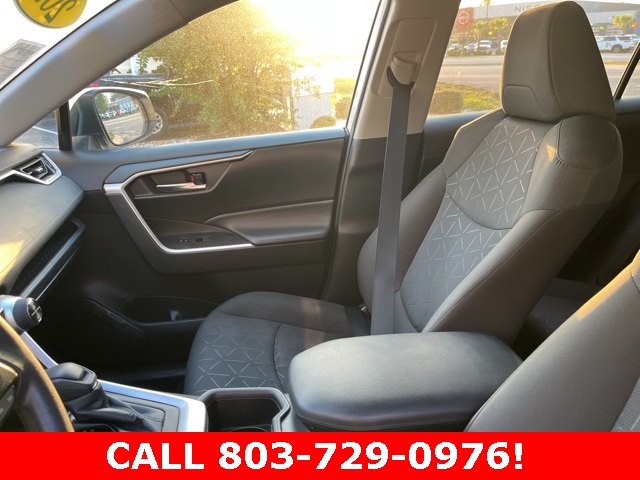 2024 Toyota RAV4 XLE photo 5