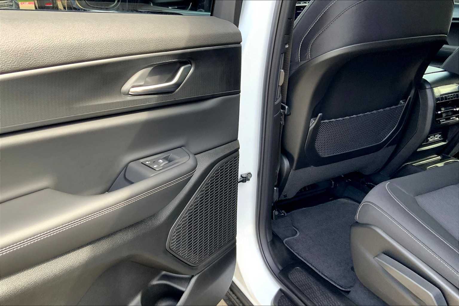 2025 Jeep Grand Cherokee Laredo photo 16