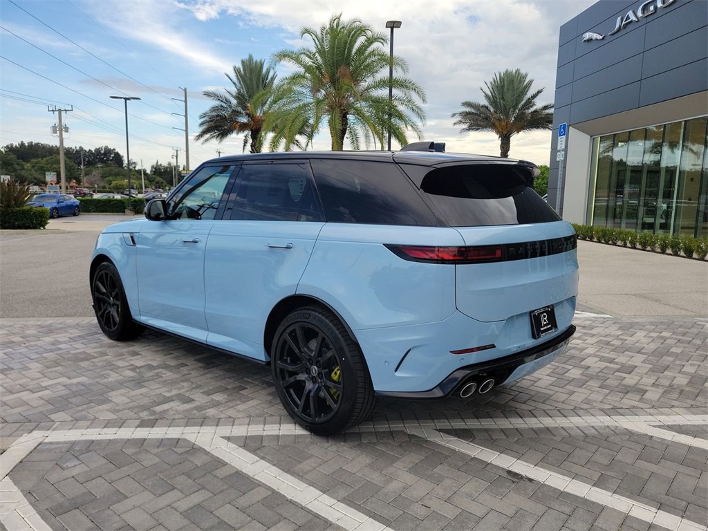2025 Land Rover Range Rover Sport photo 3