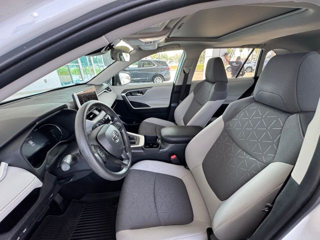 2024 Toyota RAV4 XLE photo 10