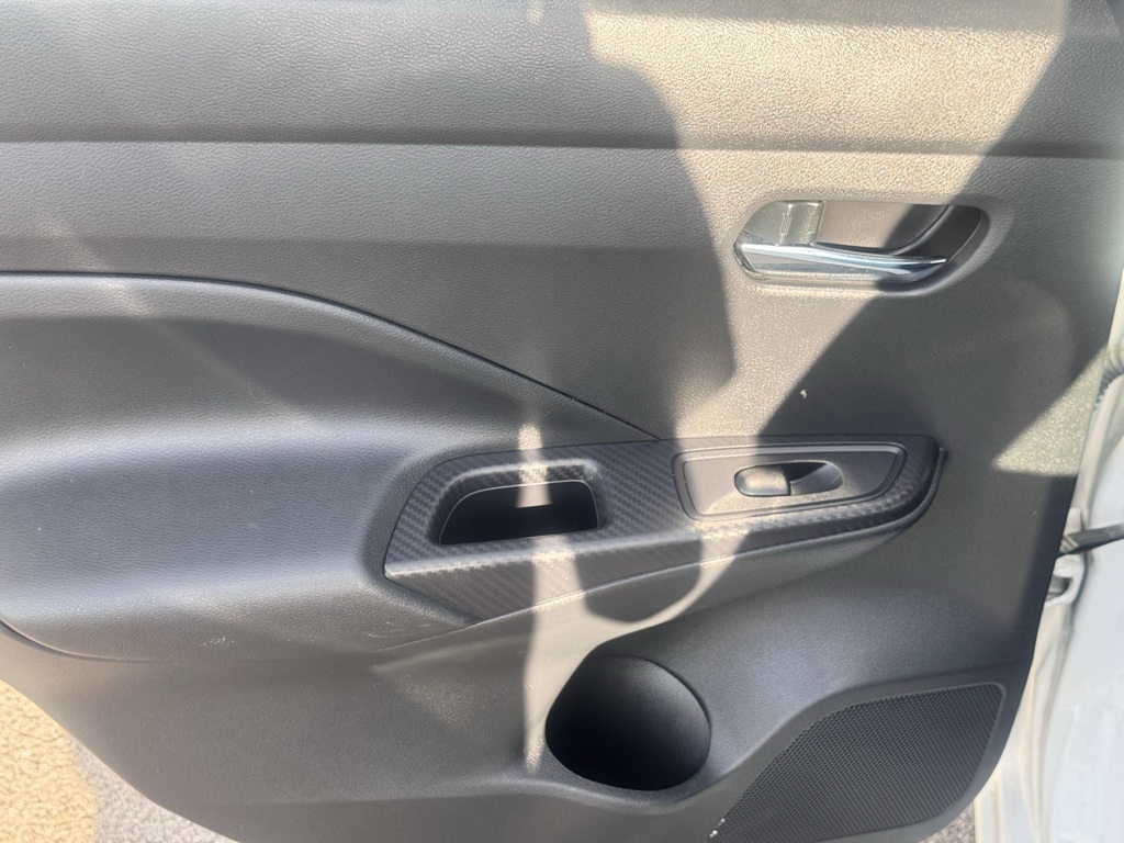 2023 Nissan Versa 1.6 SV photo 23