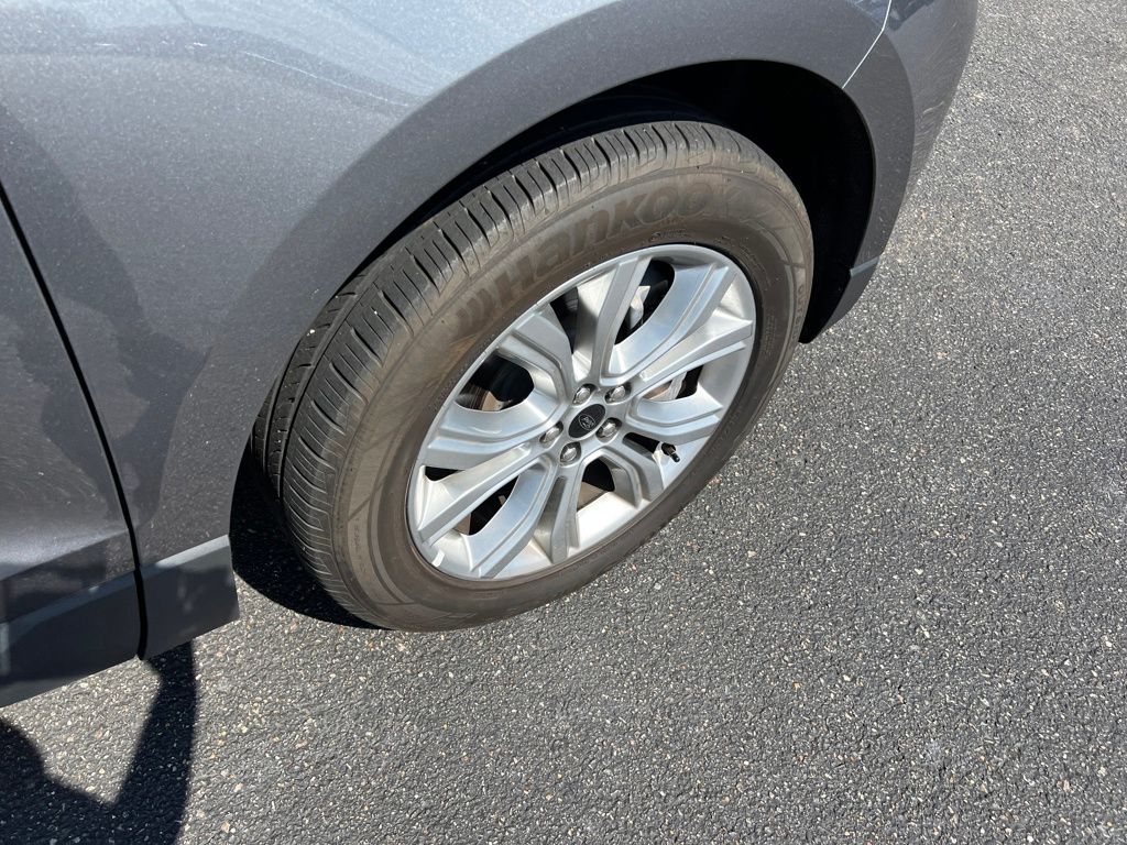 2024 Ford Edge Titanium photo 31