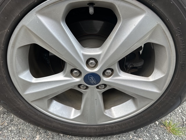 2019 Ford Edge SE photo 3