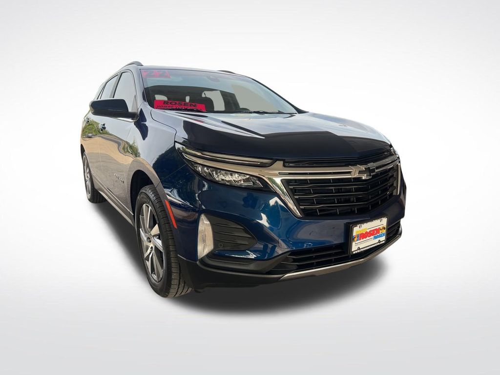 2022 Chevrolet Equinox LT photo 3