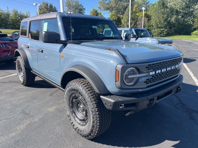 2025 Ford Bronco Badlands photo 2